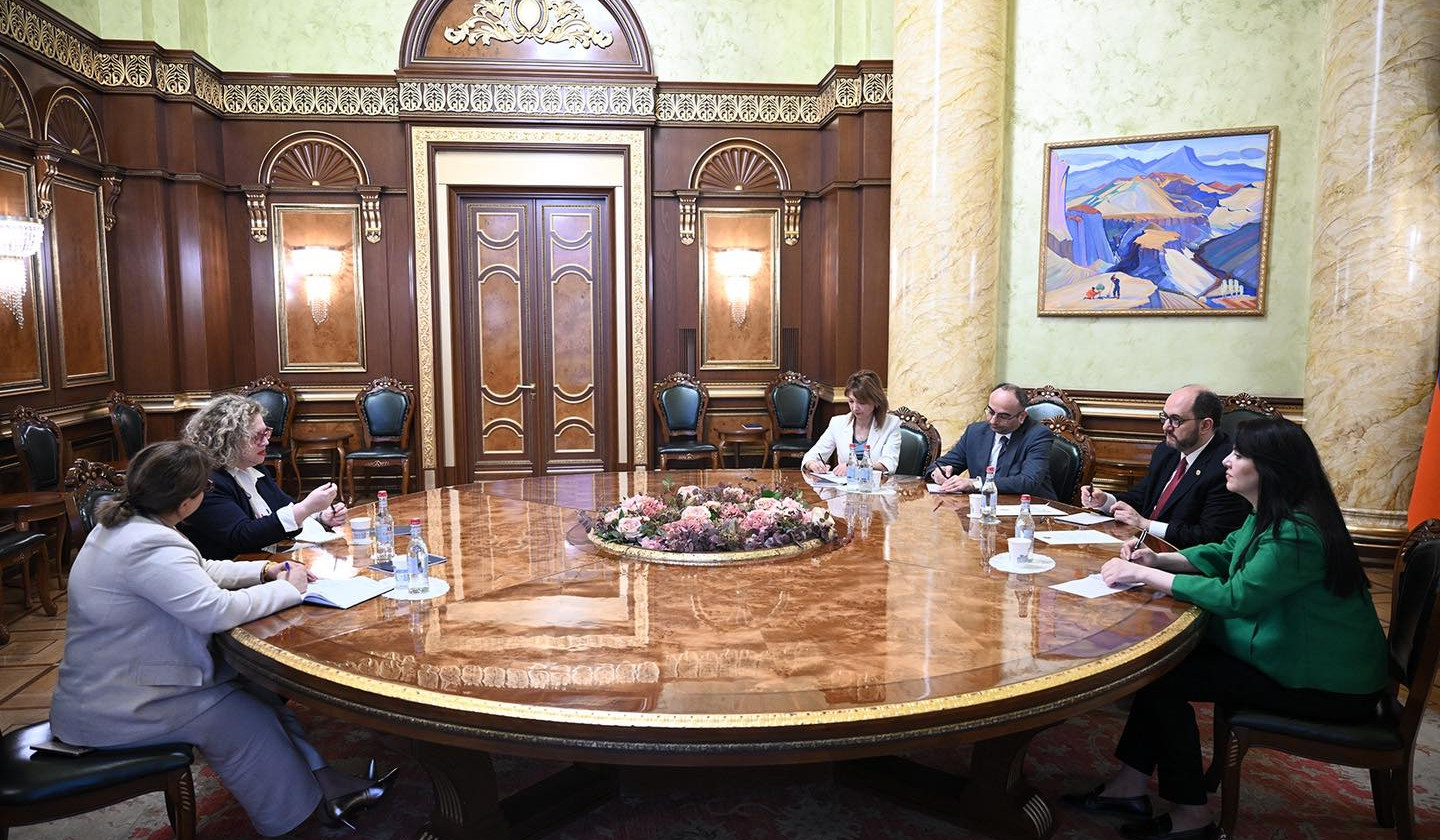 Араик Арутюнян и посол Великобритании коснулись повестки дня осуществляемых в Армении реформ.