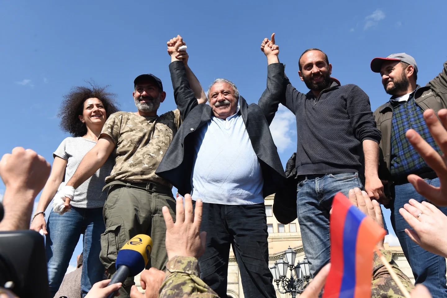 Молодцы вы! Держали ярким факел Свободы. Мирзоян