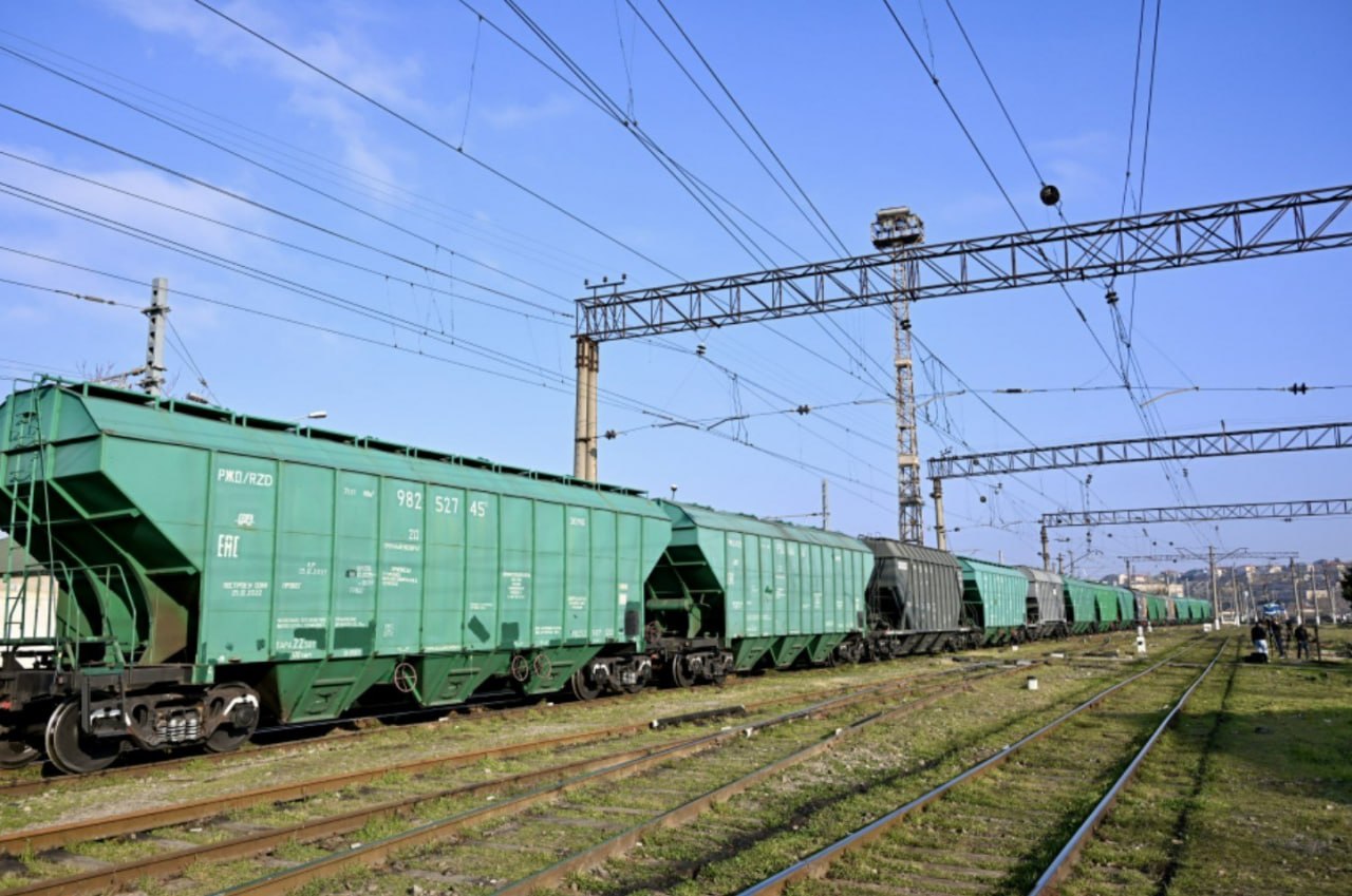 Сегодня из Азербайджана транзитом в Армению будут отправлены зерно и удобрения.