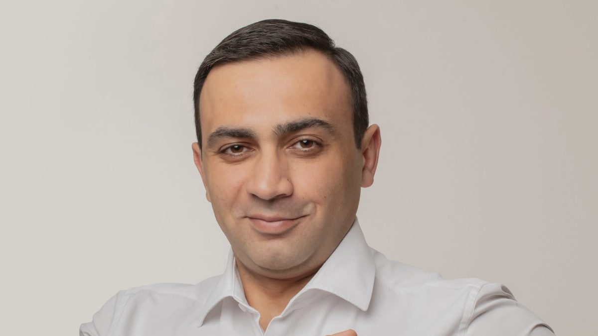 Европейские лидеры наслаждаются миром в Армении, внутренней и внешней безопасностью Армении, а оппозиция, ходя по домам, убеждает, что в Армении нет мира. Тарон Чахоян