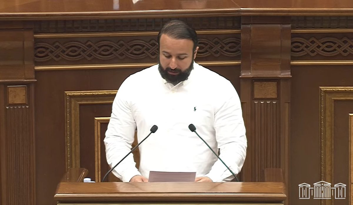 Национальное Собрание обсуждает законопроект об ужесточении наказаний за хранение, производство и сбыт наркотиков.