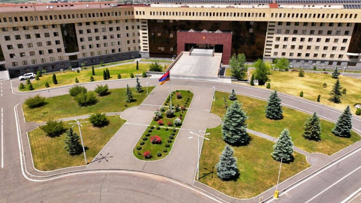 МО РА не опровергло, что в аэропорту «Звартноц» военная полиция осуществляет процесс постановки на воинский учет военнообязанных граждан.