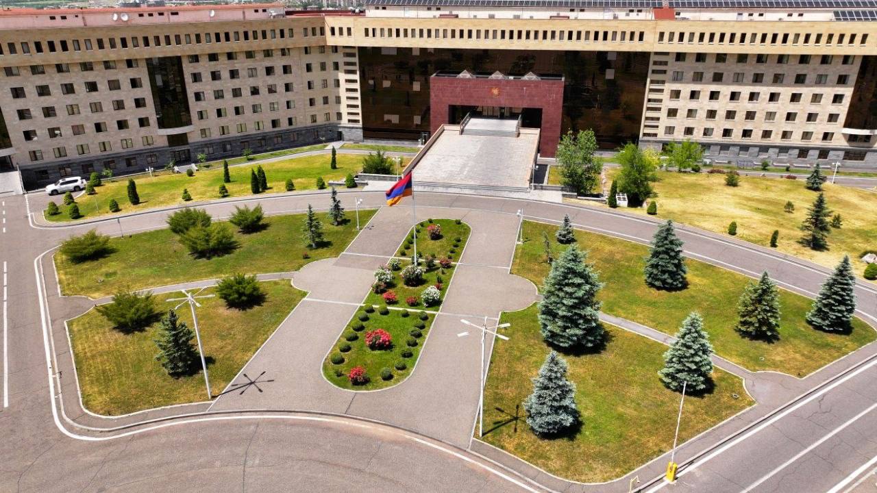 МО РА не опровергло, что в аэропорту «Звартноц» военная полиция осуществляет процесс постановки на воинский учет военнообязанных граждан.