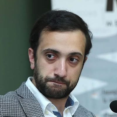 Հարգելի ընտրողներ, քվեաթերթիկի կամ ծրարի ոչինչ չգրեք, որևէ նշում չանեք։Դանիել Իոաննիսյան