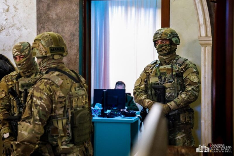 Обыски и задержание в Гюмри. С раннего утра правоохранители проводят операции.