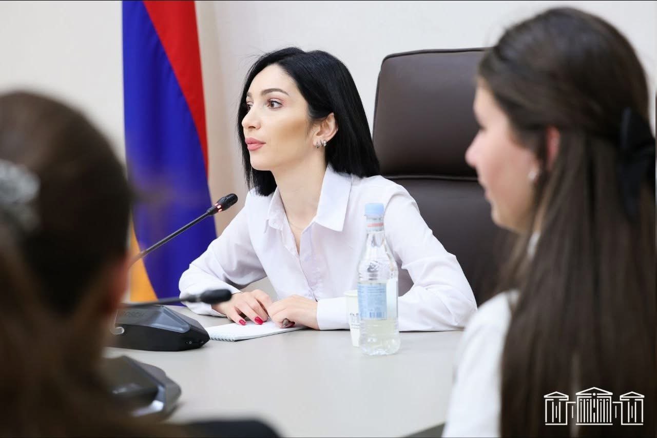 Ну что ж, надеемся, депутаты «Сильной Армении» будут работать в парламенте за 1 драм. Тагуи Казарян