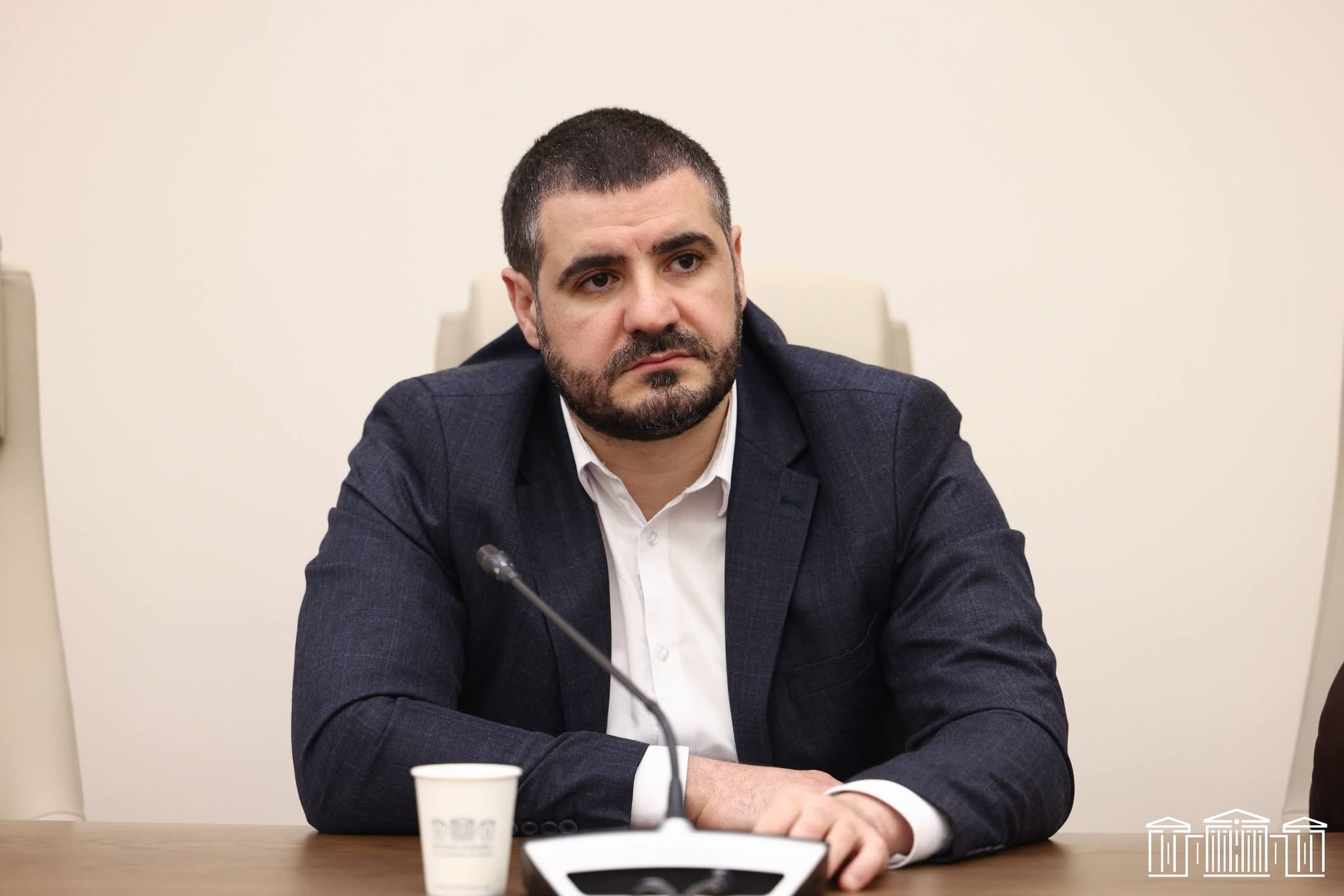 Հը՞, եռագլխիկներ ջան, ընտրությունները ապալեգիտիմացնելու պլանն էլ տապալվե՞ց. Արման Եղոյան