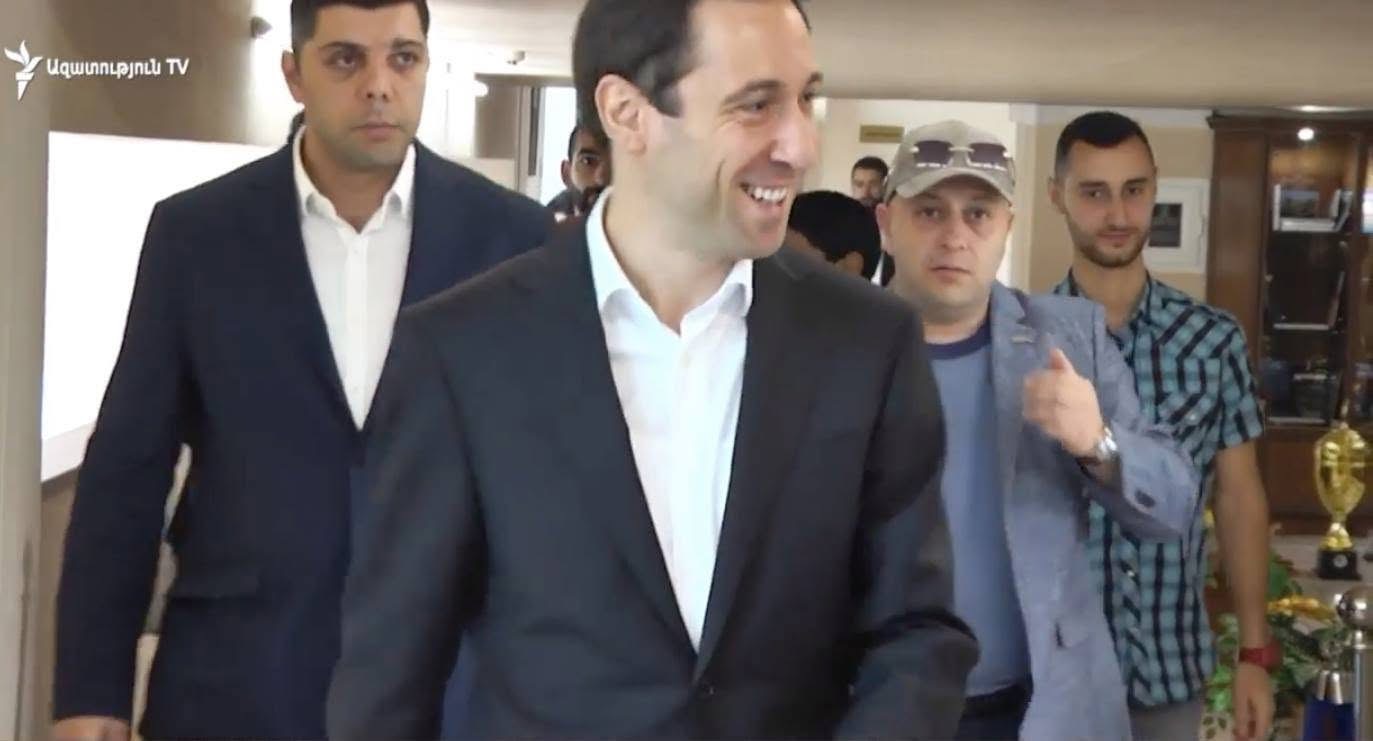 Սա պատմություն է այն մասին, թե ինչպես Հայկ Մարությանը հարմար պահին դարձավ ՔՊ անդամ, դժվար պահին լքեց ՔՊ-ն. Էդուարդ Ավետիսյան