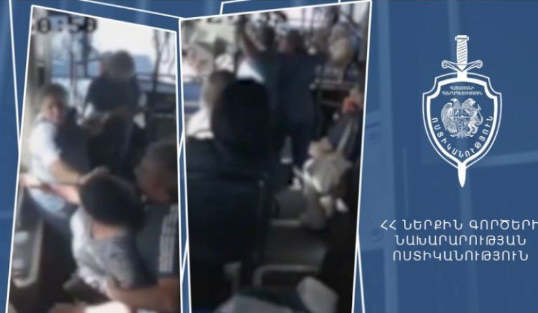 Полиция раскрыла случай хулиганства, совершенного в общественном транспорте. 55-летняя женщина арестована. ВИДЕО