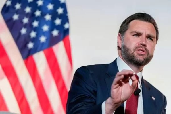 США не имеет доказательств, что Иран закрыл Ормузский пролив, – Вэнс