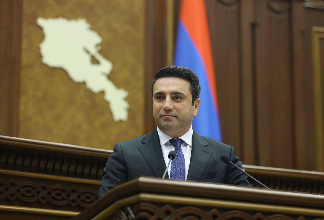 Պատգամավորի երդման առաջարկվող նոր տեքստը, որը շուտով կդրվի քվեարկության.
Ալեն Սիմոնյան