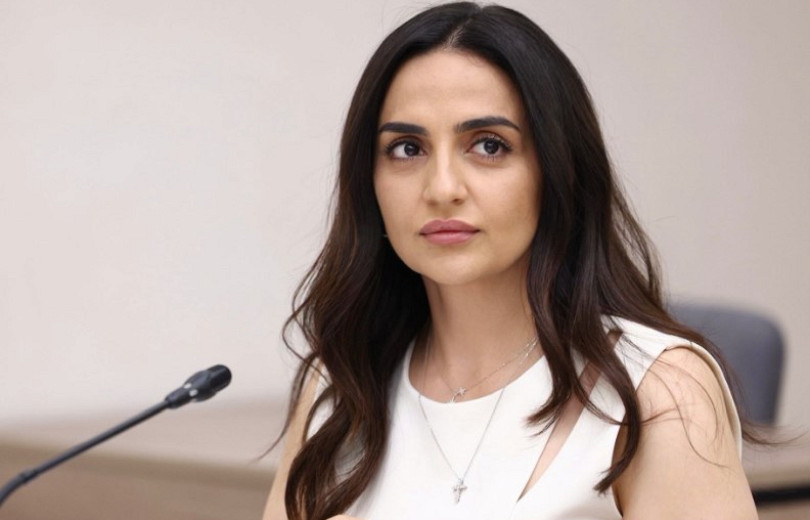 Մեկը մանդատ վերցնելն արդարացնում է, թե՝ «զենք է», մյուսը, թե՝ «պայքարի միջոց»․ էդքան «շուստրի» քանի՞ հոգի եք. Ալխաս Ղազարյան