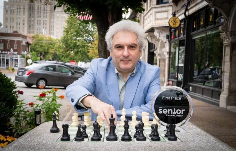 Армянский гроссмейстер Владимир Акопян стал чемпионом США по шахматам среди ветеранов 2026 года.