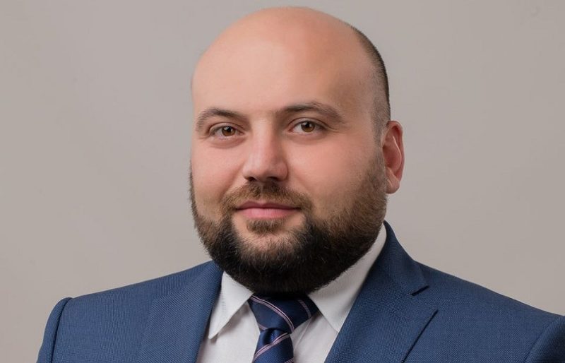 Кандидатом на пост председателя постоянной комиссии по вопросам региональной и евразийской интеграции является Трдат Саргсян.