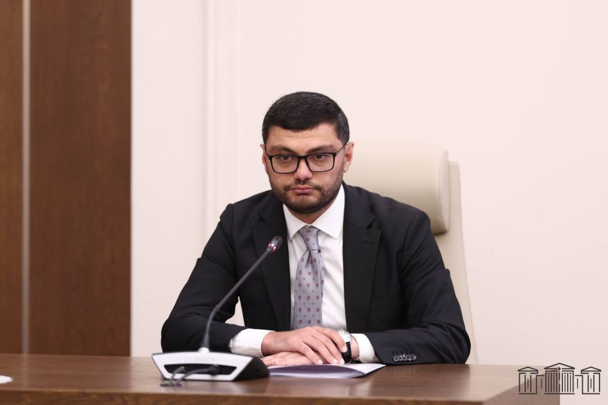 ԱԺ աշխատակազմի ղեկավար-գլխավոր քարտուղար Դավիթ Առաքելյանը պարգևատրվել է ՀՀ ԱԺ պատվո մեդալով