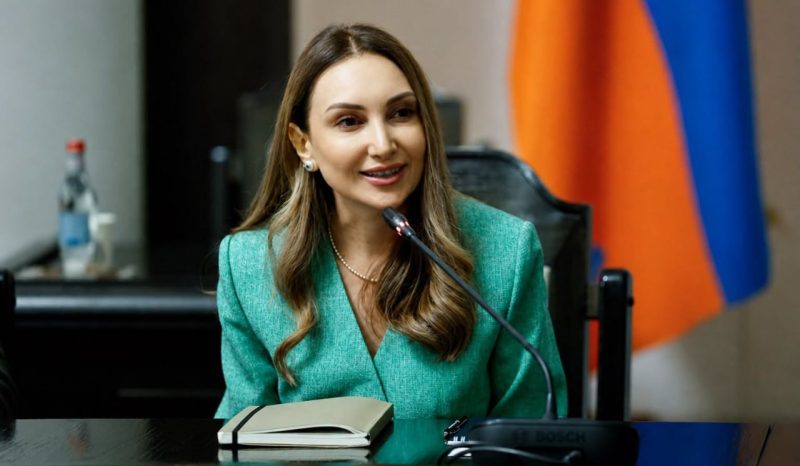 В новом статусе я приложу максимум усилий, чтобы продолжить служить Республике Армения. Лилит Макунц