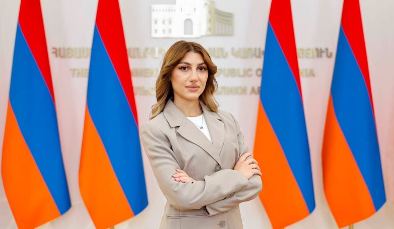 Այսօրվանից Նիկոլ Փաշինյանի որոշմամբ ստանձնում եմ ՀՀ վարչապետի մամուլի քարտուղարի պարտականությունները. Մելանյա Հարությունյան