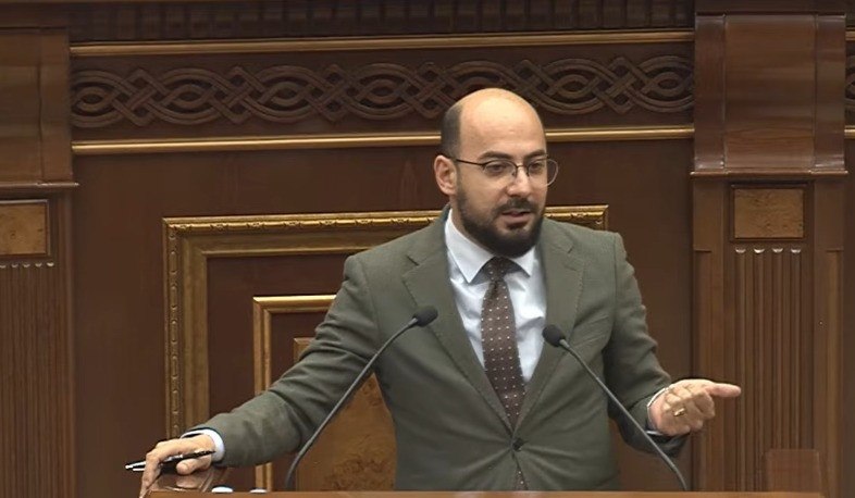 Вы говорите, что решим вопрос в другой плоскости, может быть, 27 октября, в Национальном Собрании? Артур Ованнисян - Левону Кочаряну