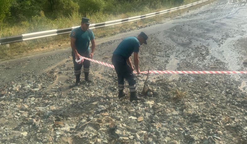 Сель в Вайоц Дзоре: автодорога заполнилась наносами