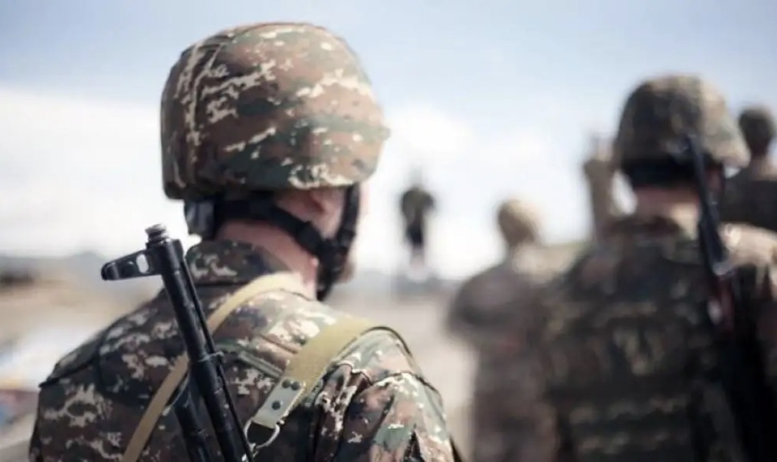Жизням военнослужащих, пострадавших в результате аварии, опасность не угрожает.
