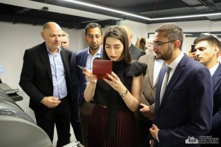 Продолжаются работы по внедрению биометрической системы. Министр внутренних дел принял участие в практическом тестировании системы в «АрмПас».