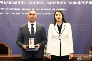 Индивидуальное поощрение — это также признание коллективной работы. Арпине Саргсян вручила государственные награды.