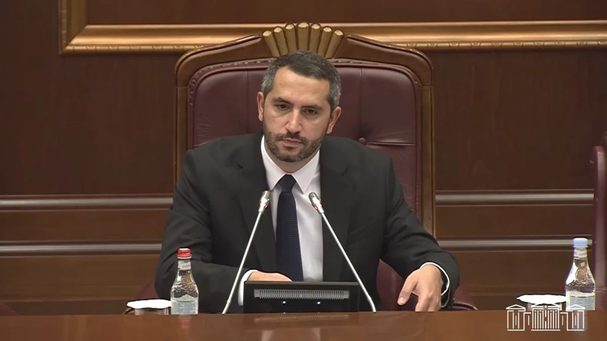 «Ուժեղ Հայաստան»-ի պատգամավորների օգնականները փորձել են ներխուժել ԱԺ նիստերի դահլիճ, ծառայողական քննության առարկա եմ դարձնելու. Ռուբինյան