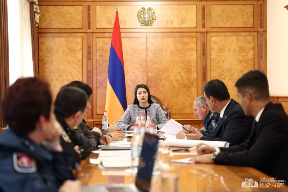 Министр внутренних дел дал поручения по обеспечению общественной безопасности в рамках COP17; проведено рабочее совещание.