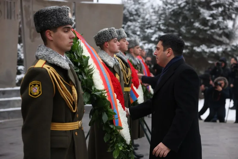 Премьер-министр Никол Пашинян и другие высокопоставленные чиновники посетили Ераблур.
