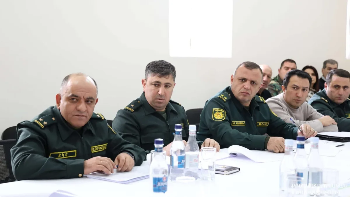 Под руководством начальника пенитенциарной службы Цовинара Тадевосяна был подведен итог работы, проделанной пенитенциарными учреждениями «Абовян» и «Севан» в 2025 году, и основные результаты их деятельности.