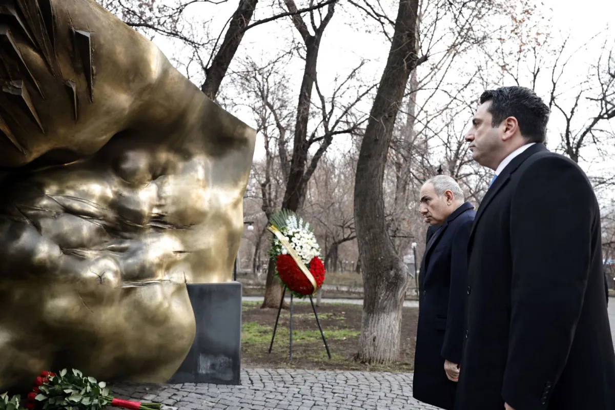Премьер-министр почтил память жертв 1 марта 2008 года.