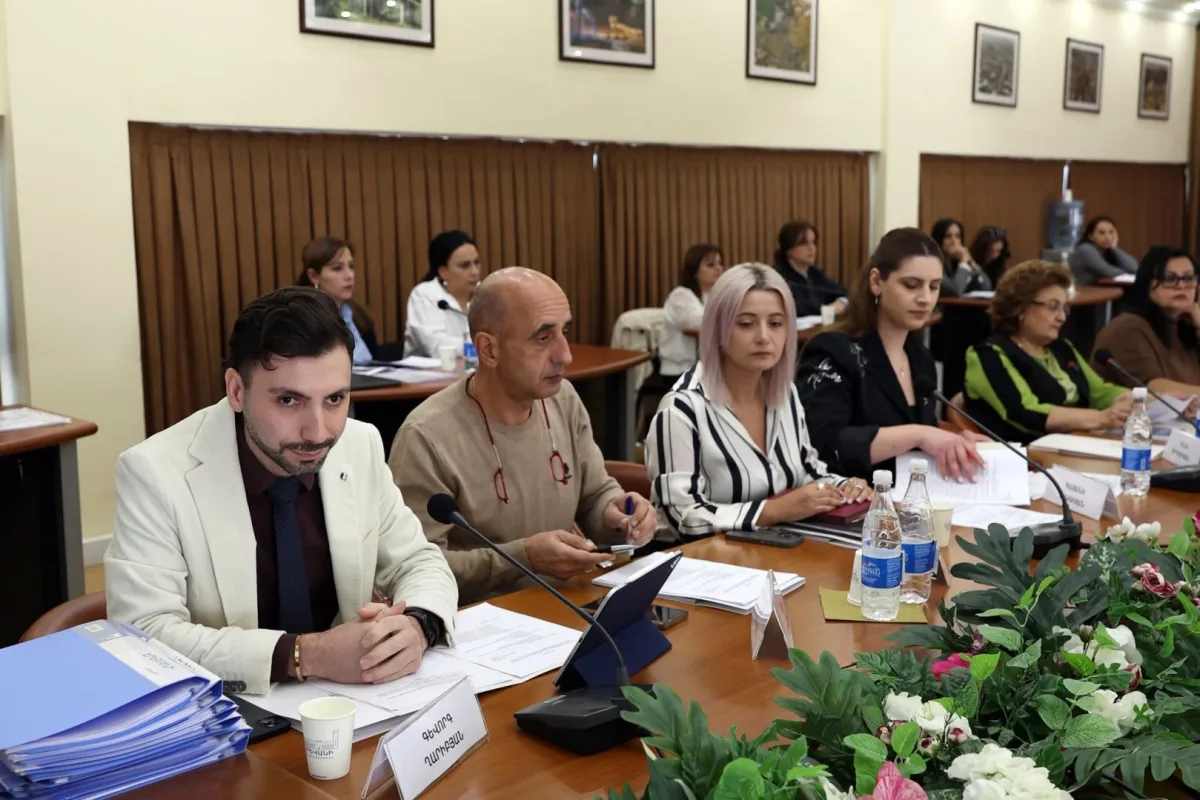 Проблемы семей, нуждающихся в социальной поддержке в Ереване, обсуждались на заседании Совета старейшин.