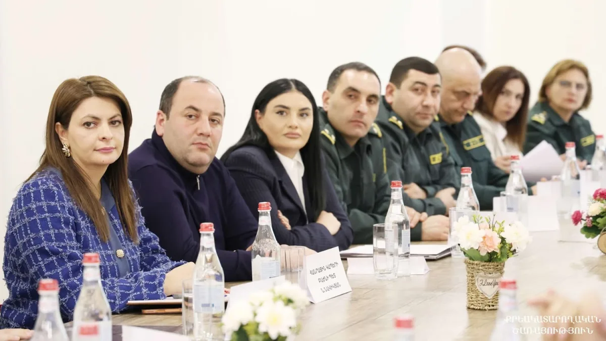 Под руководством начальника пенитенциарной службы Цовинара Тадевосяна был подведен итог работы, проделанной пенитенциарными учреждениями «Абовян» и «Севан» в 2025 году, и основные результаты их деятельности.