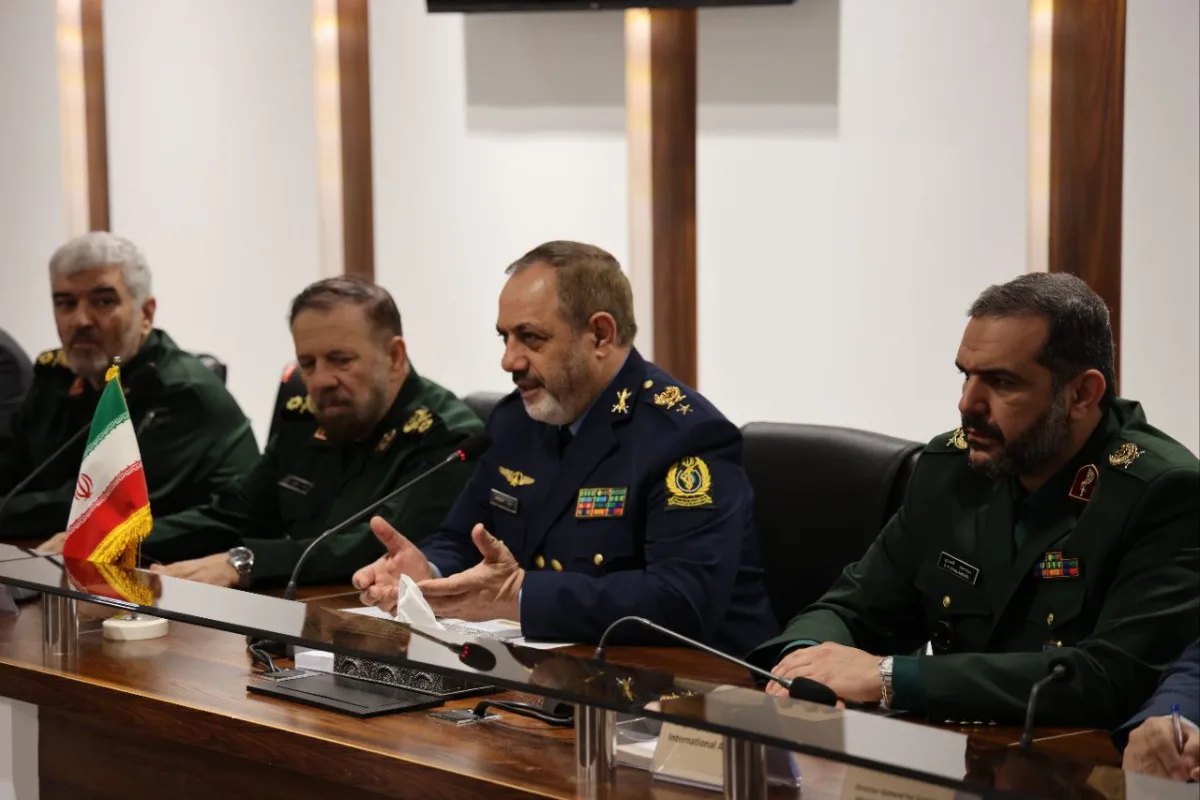 Сурен Папикян встретился с министром обороны и поддержки вооруженных сил Ирана, бригадным генералом Азизом Насирзаде.