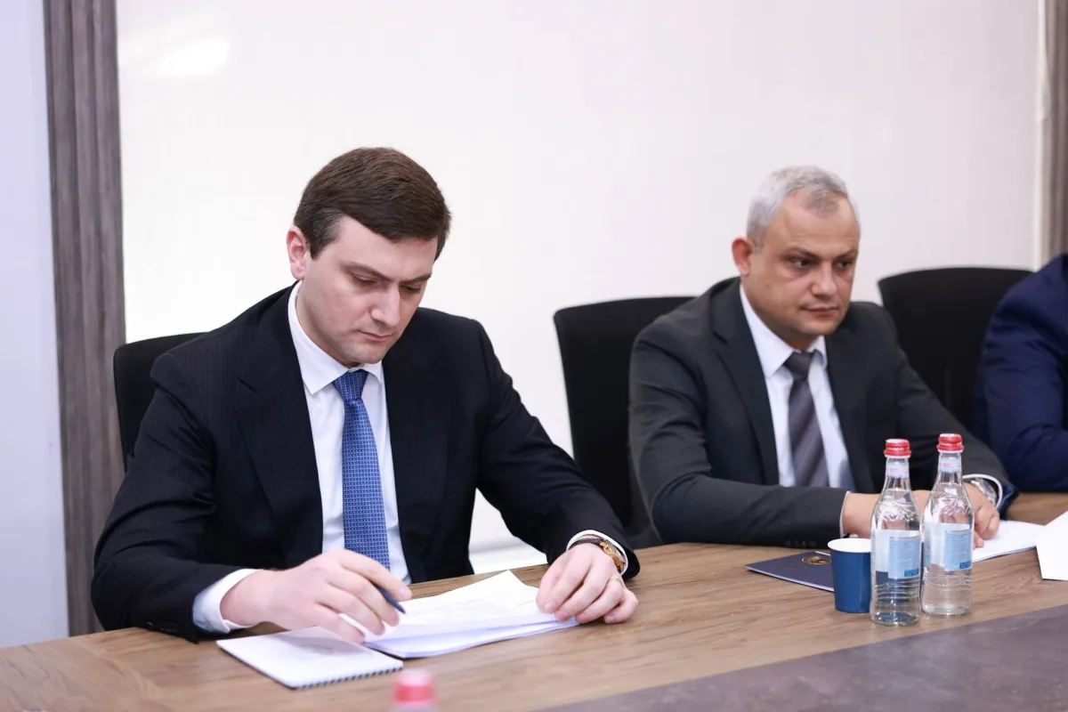 В Министерстве ТУИ: Давид Худатян представил нового замминистра.