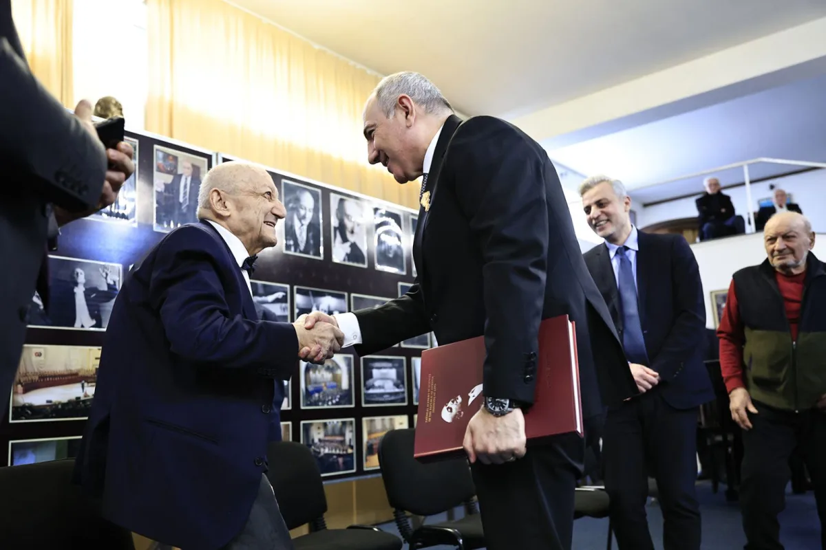 Премьер назвал главный признак бедности в Армении: доступ к культуре.