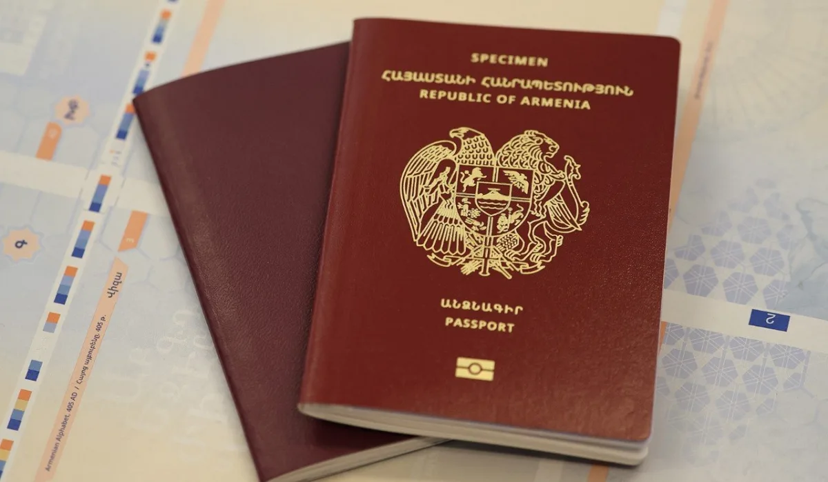 На этапе предпечатной подготовки биометрического паспорта страницы и полный макет будут подвергнуты всесторонним проверкам качества. Министр внутренних дел