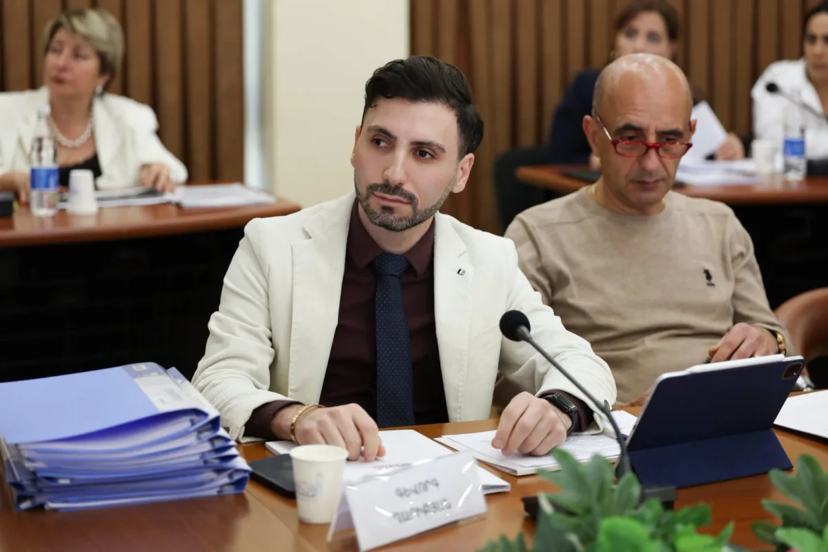 Проблемы семей, нуждающихся в социальной поддержке в Ереване, обсуждались на заседании Совета старейшин.