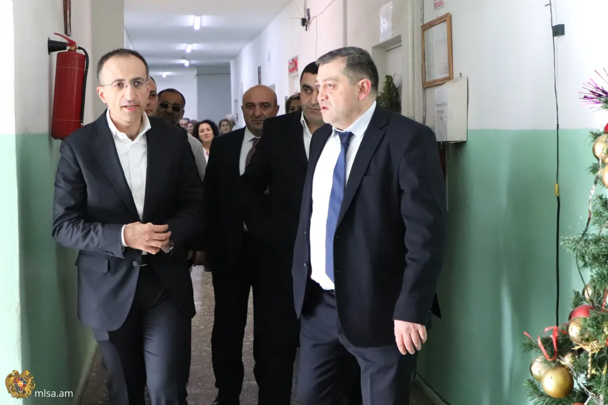 Арсен Торосян принял участие в новогодних мероприятиях в круглосуточном специализированном центре по уходу за больными «Варденис».
