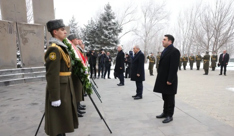 Премьер-министр Никол Пашинян и другие высокопоставленные чиновники посетили Ераблур.