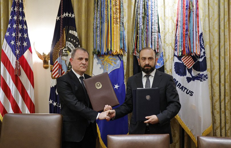 Հայաստանի և Ադրբեջանի ԱԳ նախարարները հեռախոսազրույց են ունեցել․