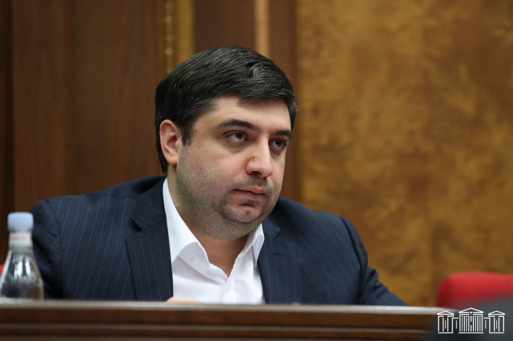 Կարապետյանները նախկին իշխանություններից հենարան ունեն. Հակոբյան