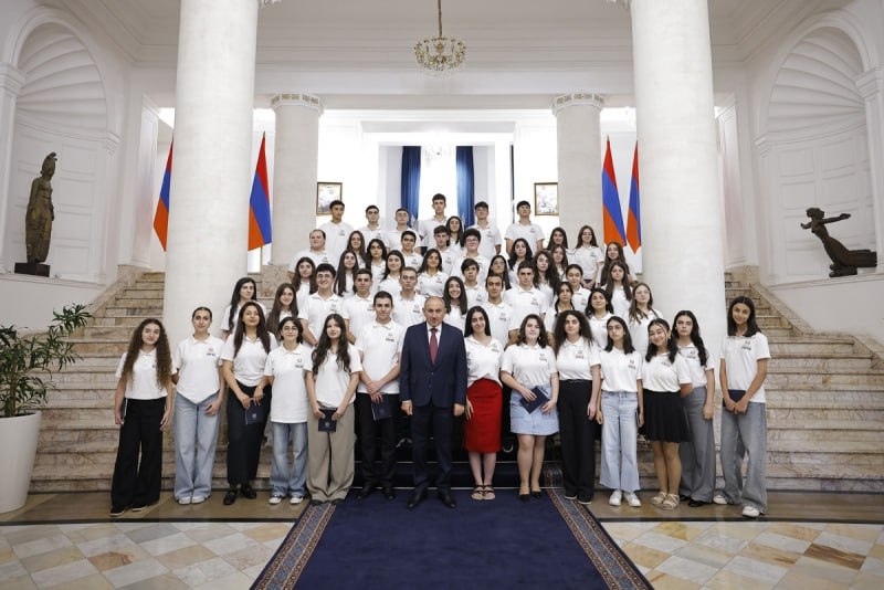 ՀՀ վարչապետ Նիկոլ Փաշինյանը հանդիպել է «Ամառային դպրոց» ծրագրի մասնակիցներին