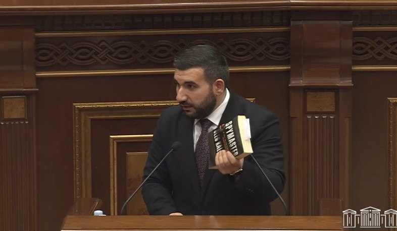 Пусть ни одна политическая единица, «завербованная» КГБ, не научит нас национальному достоинству. Ваагн Алексанян