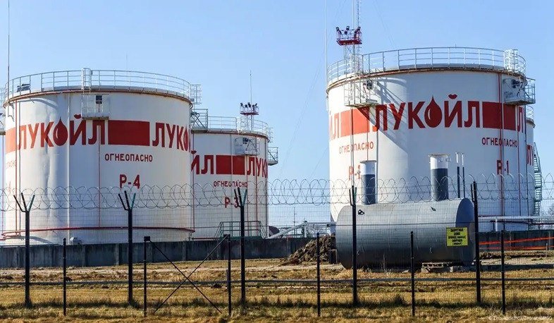 «Лукойл» продает зарубежные активы из-за санкций США